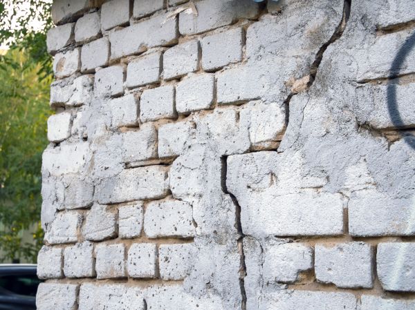 Cracked Brick Wall Repair in Bella Vista