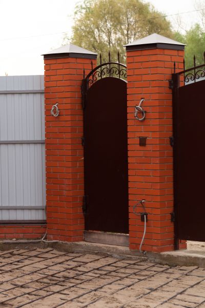 Brick Columns Installation in Bella Vista